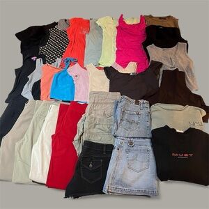 Vintage 90s/2000s Women’s Clothing Bundle